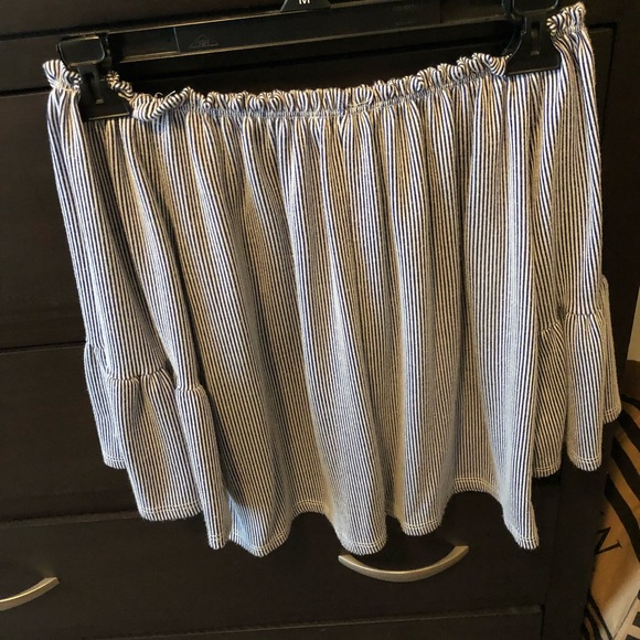 Top - Picture 2 of 3